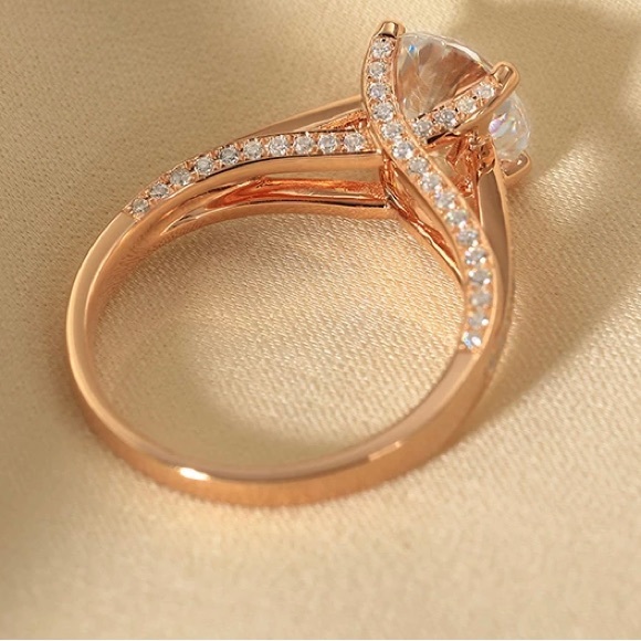 New Engagement Moissanite Diamond 18k Solid Gold 3.4 Carat Moissanite Diamond. - Picture 6 of 6